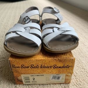 EUC 2 youth SUnSan Salt water sandals white